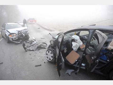 Schwerer Nebel-Unfall bei Hampersdorf
