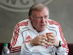 FC Bayern München II Hermann Gerland Interview