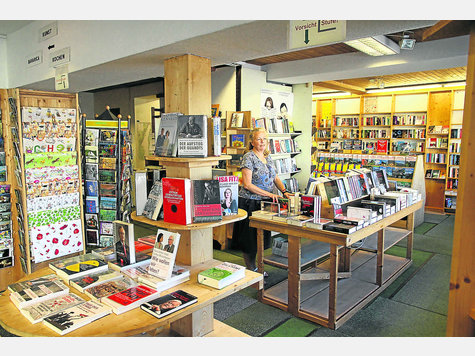 In wenigen Wochen ist endgültig Schluss: Auch die Mitarbeiter der Buchhandlung Fraas sind traurig über die aktuelle Entwicklung. Foto: hermsdorf In wenigen Wochen ist endgültig Schluss: Auch die Mitarbeiter der Buchhandlung Fraas sind traurig über die aktuelle Entwicklung. Foto: hermsdorf