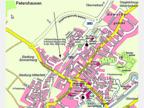 Wo soll es hin und was soll rein? Geht es nach Dr. Peter Stein, kommt das &Auml;rztehaus an die Ziegeleistra&szlig;e (siehe Grafik, schwarzer Pfeil) G&uuml;nter Fuchs s&auml;he es lieber in der Innenstadt. Auch eine Apotheke hatte Platz in Steins Vorschlag (rechts).  Foto: st