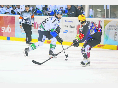 Kopf oben und auf dem Weg nach vorne: Benjamin Barz und der SC Riessersee gewinnen sensationell beim Tabellenzweiten aus Bremerhaven. Foto: Bse -Pictures Kopf oben und auf dem Weg nach vorne: Benjamin Barz und der SC Riessersee gewinnen sensationell beim Tabellenzweiten aus Bremerhaven. Foto: Bse -Pictures