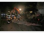 Fotos: Presscontainer steht in Flammen