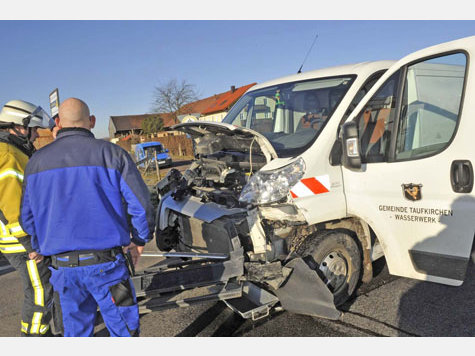 Die Bilder zum Unfall in Taufkirchen