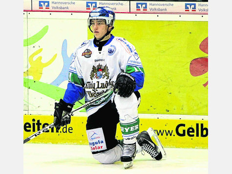 Abschied: Tim Katzer steht vor einem Wechsel zum EC Peiting. Foto: rabuser Abschied: Tim Katzer steht vor einem Wechsel zum EC Peiting. Foto: rabuser