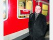 Alexander K. vor der Regionalbahn nach Rosenheim. Er sa&szlig; zwei Stunden im Zug fest. F: Bodmer