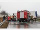 Lkw kippt auf B20 um