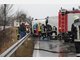 Lkw kippt auf B20 um