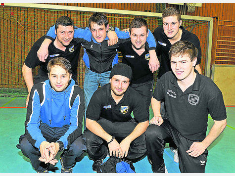 Wurden Zweiter: der SVP 1 mit (h.v.l.) Christian Spiegel, Dario Casola, Felix Hirschnagl, Thomas Meyer, (v.v.l.) Daniel Christ, Markus Steber und Florian Böhm. fotos: sauer Wurden Zweiter: der SVP 1 mit (h.v.l.) Christian Spiegel, Dario Casola, Felix Hirschnagl, Thomas Meyer, (v.v.l.) Daniel Christ, Markus Steber und Florian Böhm. fotos: sauer