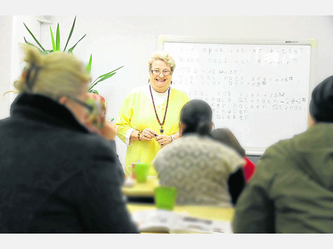 „Meine Frauen sind so toll“, schwärmt Brigitte Graf. Seit Anfang November gibt die Münsingern in der türkisch-islamischen Gemeinde in Geretsried Deutschunterricht. Foto: sh „Meine Frauen sind so toll“, schwärmt Brigitte Graf. Seit Anfang November gibt die Münsingern in der türkisch-islamischen Gemeinde in Geretsried Deutschunterricht. Foto: sh