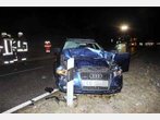 Unfall bei Niederneuching:  BMW überschlägt sich - Junger Fahrer stirbt