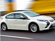 Münchner Autotage 2012: Autohaus Wickenhäuser präsentiert Opel Ampera, Astra GTC und Corsa