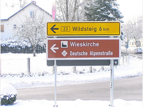 Heute weißt die Beschilderung auf Garmisch und Murnau nicht mehr hin. Die Tankstellenbetreiber wünschen sich deshalb mehr denn je frühere Zeiten zurück. foto: spe Heute weißt die Beschilderung auf Garmisch und Murnau nicht mehr hin. Die Tankstellenbetreiber wünschen sich deshalb mehr denn je frühere Zeiten zurück. foto: spe