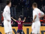 FC Schalke 04 stürmt Köln und bleibt oben dran