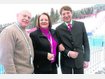 Am Rande der Kandahar tauschen sich (v. l.) Klaus Breil, Sabine Leutheusser-Schnarrenberger und Karl Martin Schr&ouml;ter &uuml;ber die Strategien der FDP f&uuml;r die Kommunalwahl 2014 aus. foto: brinkmann