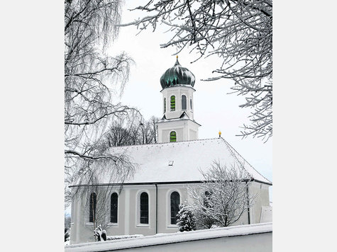 Die Pfarrkirche in Sachsenried. Wenn es nach den Pl&auml;nen der Di&ouml;zese Augsburg geht, wird es dort wahrscheinlich keine regelm&auml;&szlig;igen Sonntagsgottesdienste mehr geben, sondern nur noch in Ausnahmef&auml;llen. Foto: Herold