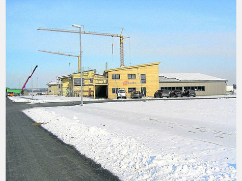 Die erste Betriebe bauen schon: Die Nachfrage im Gewerbegebiet am Kugelfang ist noch immer groß. foto: huber Die erste Betriebe bauen schon: Die Nachfrage im Gewerbegebiet am Kugelfang ist noch immer groß. foto: huber