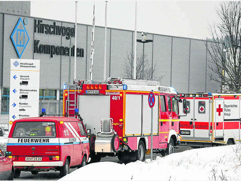 Der Brand im Hirschvogel-Werk in Schongau war schnell gelöscht, die angerückten Feuerwehrleute konnten zum Teil ohne eingreifen zu müssen wieder abrücken. foto: hh Der Brand im Hirschvogel-Werk in Schongau war schnell gelöscht, die angerückten Feuerwehrleute konnten zum Teil ohne eingreifen zu müssen wieder abrücken. foto: hh