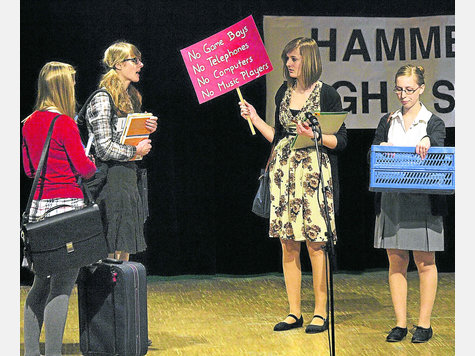 Alles verboten! Im Schullandheim scheinen strenge Regeln zu herrschen. Foto: Rammelsberger Alles verboten! Im Schullandheim scheinen strenge Regeln zu herrschen. Foto: Rammelsberger