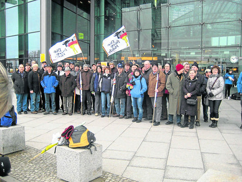 Gemeinsam stark: Milchviehhalter aus dem Landkreis demonstrierten in Berlin f&uuml;r eine bessere Agrarpolitik. foto: fkn