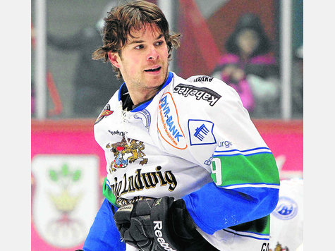 Auszeit für Collins: Nach einer kleinen Auseinandersetzung in Heilbronn bekam der US-Amerikaner seine dritte Zehnminuten-Strafe und muss ein Spiel pausieren. foto: or Auszeit für Collins: Nach einer kleinen Auseinandersetzung in Heilbronn bekam der US-Amerikaner seine dritte Zehnminuten-Strafe und muss ein Spiel pausieren. foto: or