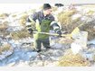 Eisstau: Feuerwehr watet im kalten Berglbach