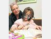 Schmetterling im Gesicht: Aylin ist derzeit das j&uuml;ngste Pflegekind von Vera Pein in Schlagenhofen. Foto: svj
