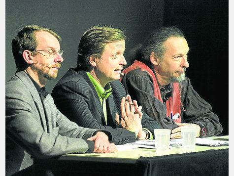 Das Trio Infernal mit Christoph Krall, Ludwig Müller und Simon Pichler (v.l.) scheut sich nicht vor Schlüpfrigem. Foto: rabe Das Trio Infernal mit Christoph Krall, Ludwig Müller und Simon Pichler (v.l.) scheut sich nicht vor Schlüpfrigem. Foto: rabe