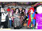 Bettszenen beim Hummler Weiberfasching kfd Dorfbrunnen Brückl Müller