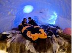 30 Gäste frieren im bayerischen Igludorf bei Oberstdorf