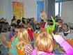 Eine bessere Ged&auml;chtnisleistung erzielt Ralf Hofmann mit einigen Tricks. Die Pastettener Sch&uuml;ler waren begeistert. foto: fkn