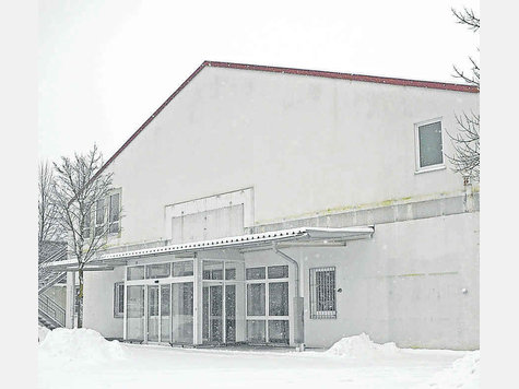 Das verwaiste Gebäude in der Siriusstraße. Hier will Rewe am 1. Juli wieder seine Pforten öffnen. Foto: sro Das verwaiste Gebäude in der Siriusstraße. Hier will Rewe am 1. Juli wieder seine Pforten öffnen. Foto: sro