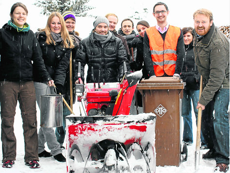 Einsatzbereit f&uuml;r Sie: (v. l.) Katharina Bromberger, Julia Pawlovsky, Tanja Brinkmann, Thomas Fritzmeier, Matthias Strehler, Tassilo Pritzl, Janine Tokarski, Matthias Holzapfel, Nadja Hoffmann und Christof Schn&uuml;rer. Einer von ihnen packt am 29. Februar an. Foto: B&uuml;rmann
