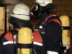 Motorboot fängt Feuer: Garage brennt aus