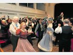 Kostüme immer opulenter