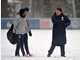 Dick eingepackt gab Otto Rehhagel im dichten Berliner Schneetreiben nach mehr als elf Jahren sein Comeback auf einem Bundesliga-Trainingsplatz.