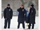 Dick eingepackt gab Otto Rehhagel im dichten Berliner Schneetreiben nach mehr als elf Jahren sein Comeback auf einem Bundesliga-Trainingsplatz.