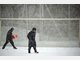 Dick eingepackt gab Otto Rehhagel im dichten Berliner Schneetreiben nach mehr als elf Jahren sein Comeback auf einem Bundesliga-Trainingsplatz.