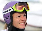 Höfl-Riesch startet auf fremden Skiern