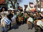 Moosgeistertreiben in Erding: Tausende sagen dem Fasching Servus