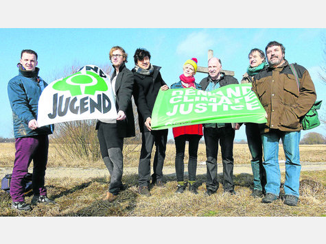 Pistengegner unter sich: Dan Glass, Joseph Br&uuml;ckner, Martin Geilhufe, Tamsin Omond, John Stewart, Manfred Drobny und Christian Magerl. Foto: kaindl