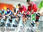 Video: Spinning für Menschen in Not