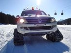 Schneetauglich: VW Amarok mit Raupen für den Winter