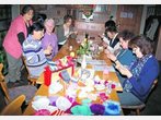Fleißige Frauen in Reichling: Stricken für Frühchenstation