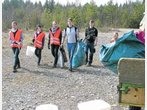 Beim "Ramadama" in Prem die Umwelt gesäubert