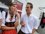 Wiesn Zelte: Für Raucher bei Überfüllung kein Wiederinlass