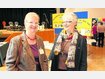 F&uuml;r ihr Engagament in der Hospiz-Gruppe wird Christl H&auml;nfler bei der Sozialb&ouml;rse geehrt. Organisatorin Margit Edlhuber gratuliert. foto: michalek