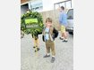 So eine Aufgabe als Taferlbua bringt viel Verantwortung mit sich. Maxi Gro&szlig; (8) ist ihr auf jeden Fall gewachsen. Foto: claudia Schuri