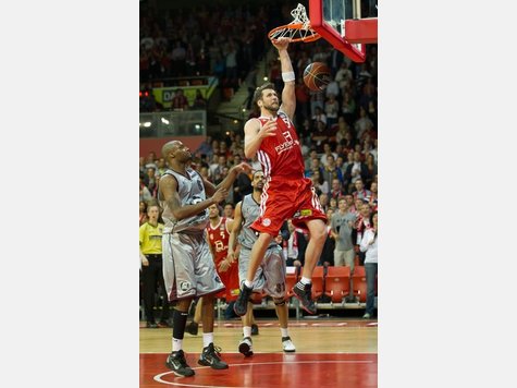Die Basketballer des FC Bayern haben gegen die Artland Dragons ein Entscheidungsspiel erzwungen. Wir zeigen Ihnen die Fotos von Spiel 4.