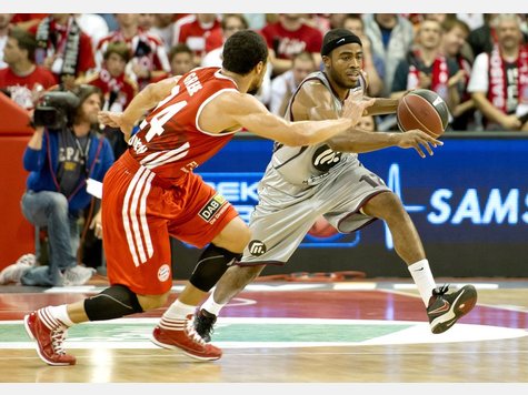 Die Basketballer des FC Bayern haben gegen die Artland Dragons ein Entscheidungsspiel erzwungen. Wir zeigen Ihnen die Fotos von Spiel 4.