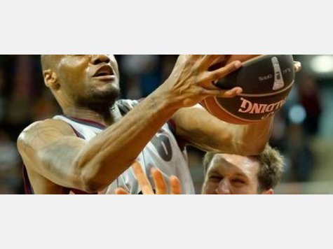 Die Basketballer des FC Bayern haben gegen die Artland Dragons ein Entscheidungsspiel erzwungen. Wir zeigen Ihnen die Fotos von Spiel 4.